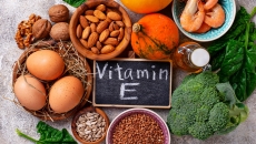 ✨ Vitamin E – Bí quyết cho làn da khỏe đẹp từ bên trong