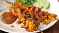 Cách Làm Gà Nướng Satay Chuẩn Vị Thái – Món Nướng Thơm Ngon Khó Cưỡng