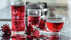 TRÀ HIBISCUS (ATISÔ ĐỎ) – THỨC UỐNG ĐỎ TƯƠI, MÁT GAN, HẠ ÁP VÀ LÀM ĐẸP DA