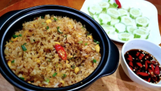 CÁCH LÀM CƠM CHIÊN CÁ MẶN NGON CHUẨN VỊ – HƯƠNG CÁ MẶN THƠM NỨC, CƠM TƠI ĐẬM ĐÀ