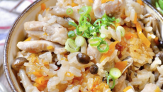 Cơm trộn kiểu Nhật (Takikomi Gohan) – Thanh đạm mà ngon khó cưỡng