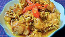 Gà kho sả ớt – Cay thơm nồng, hao cơm số 1!