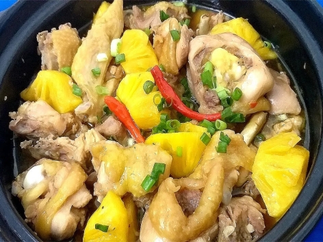 Cách Làm Gà Kho Trái Thơm (Dứa) Đậm Đà, Chua Ngọt Hấp Dẫn