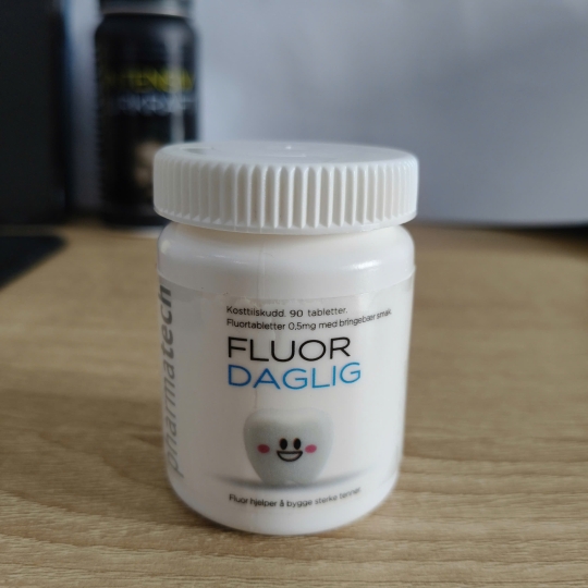Fluor Daglig Pharmatech - Viên ngậm chăm sóc và bảo vệ sức khỏe răng miệng