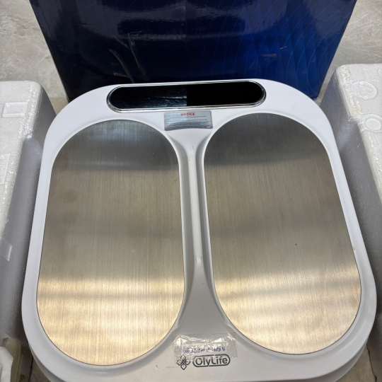 Thiết bị trị liệu  từ tính máy xung chân OlyLife THz Tera P90 