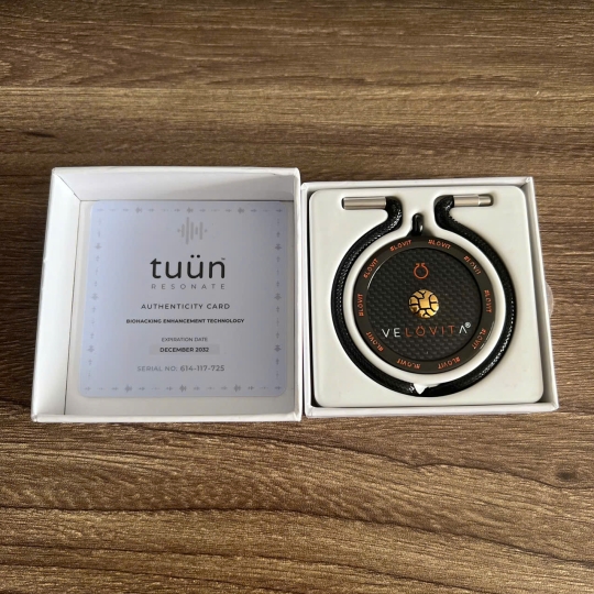 THIẾT BỊ ĐEO CỔ  TUUN RESONATE VELOVITA JEUNESSE CHỐNG SÓNG VÔ HÌNH TỪ ĐIỆN THOẠI, MÁY TÍNH, TIVI,....