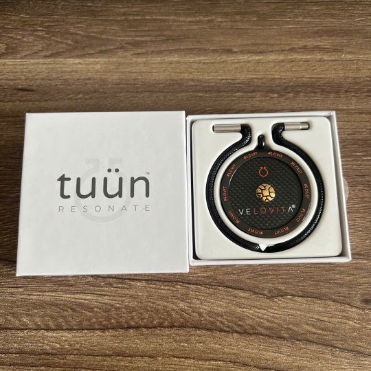 THIẾT BỊ ĐEO CỔ  TUUN RESONATE VELOVITA JEUNESSE CHỐNG SÓNG VÔ HÌNH TỪ ĐIỆN THOẠI, MÁY TÍNH, TIVI,....