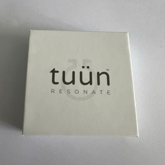 THIẾT BỊ ĐEO CỔ  TUUN RESONATE VELOVITA JEUNESSE CHỐNG SÓNG VÔ HÌNH TỪ ĐIỆN THOẠI, MÁY TÍNH, TIVI,....